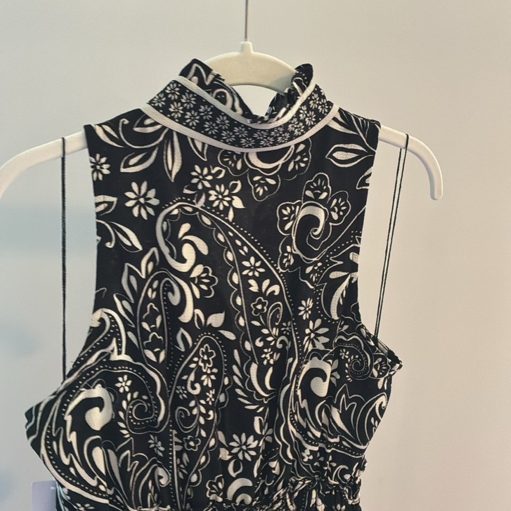 NWT Dress HAWAIIAN PAISLEY Crepe Split Ruffle Neck Maxi Dress Black Sleeveless - Picture 9 of 15